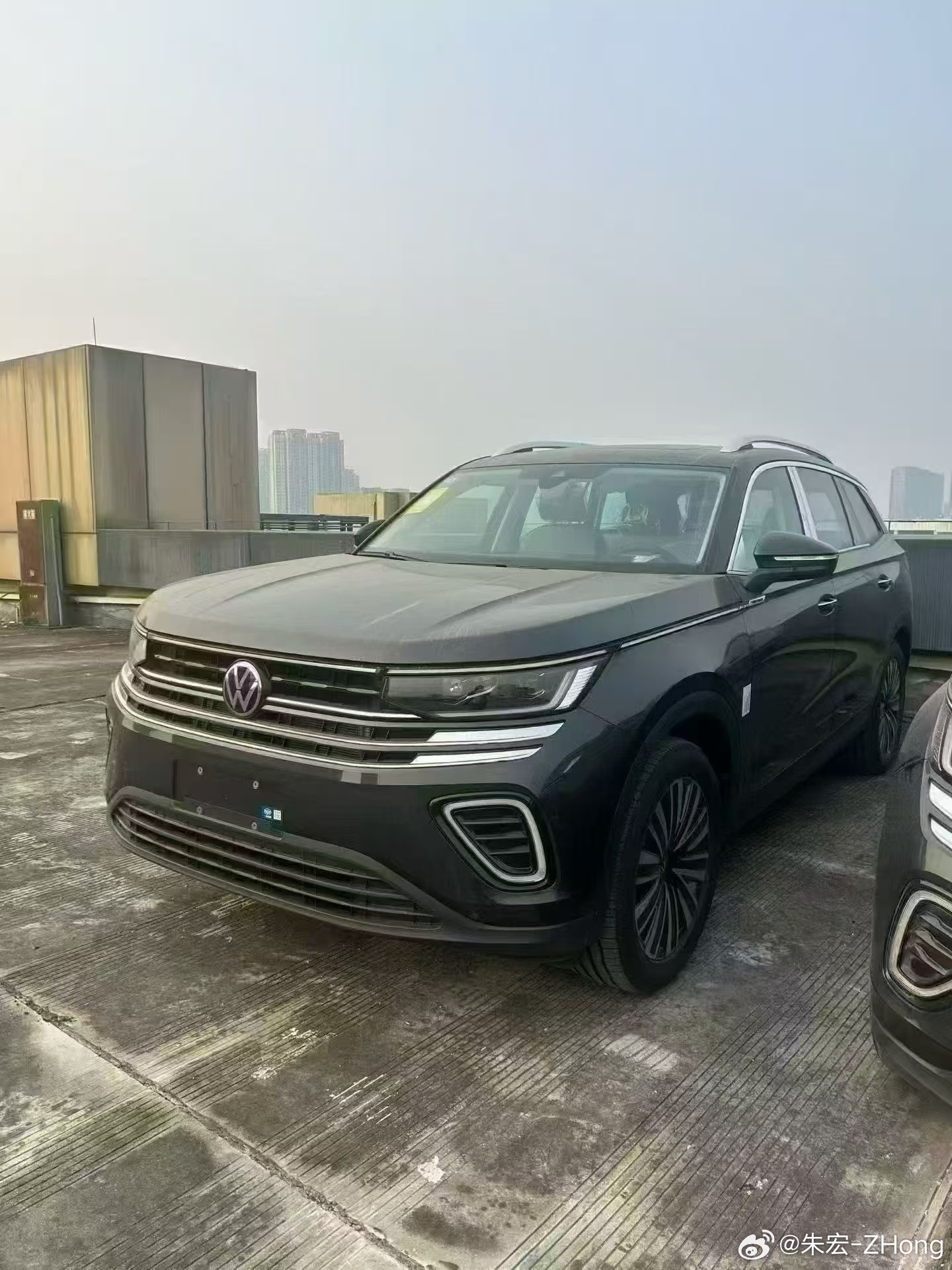 大众揽巡380TSI 巡游 黑色 指导价279900元包牌包税过户出22.75万