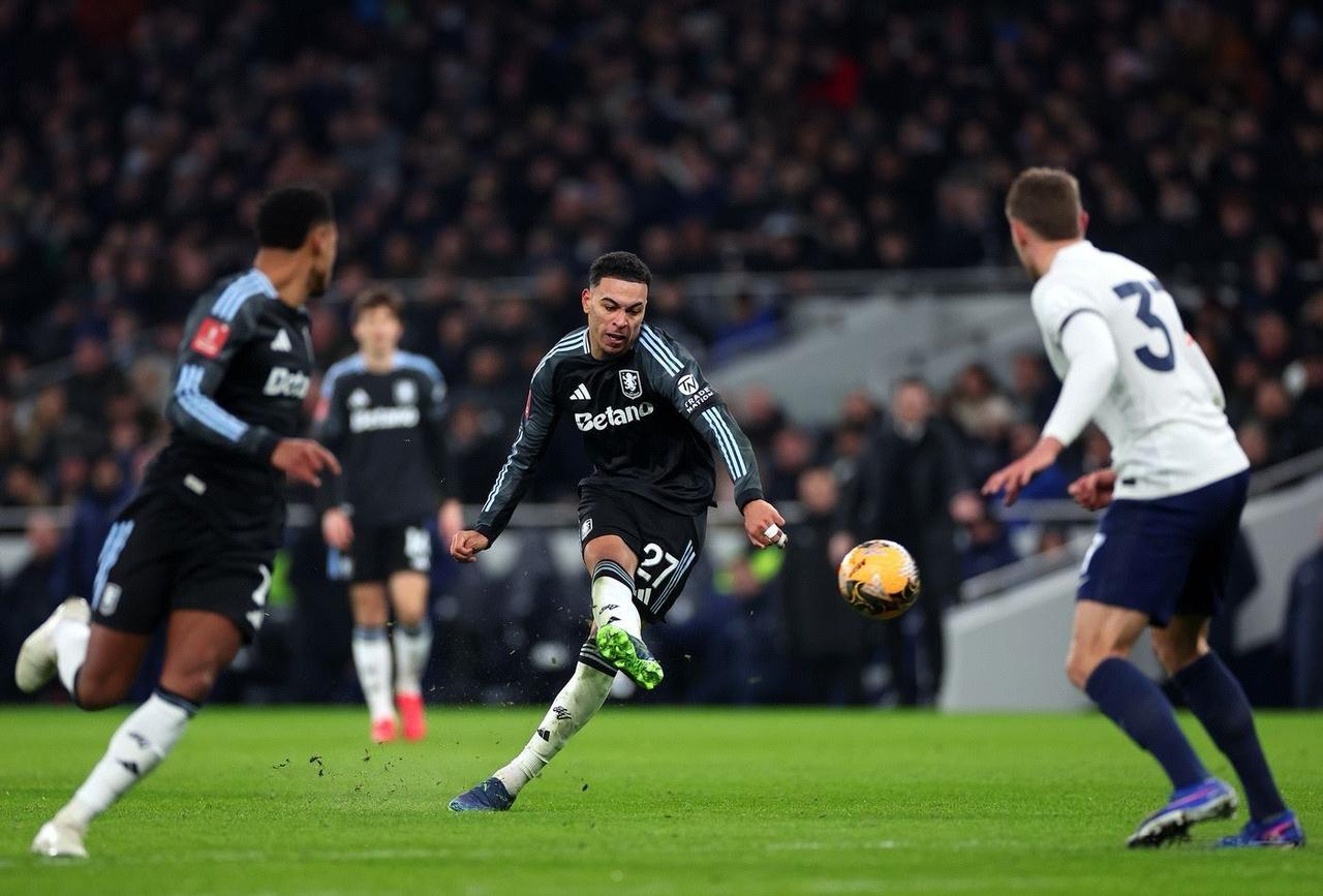 足总杯第三轮英超球队一般面对的都是低级别球队，但也有例外比如这场维拉对阵热刺的比