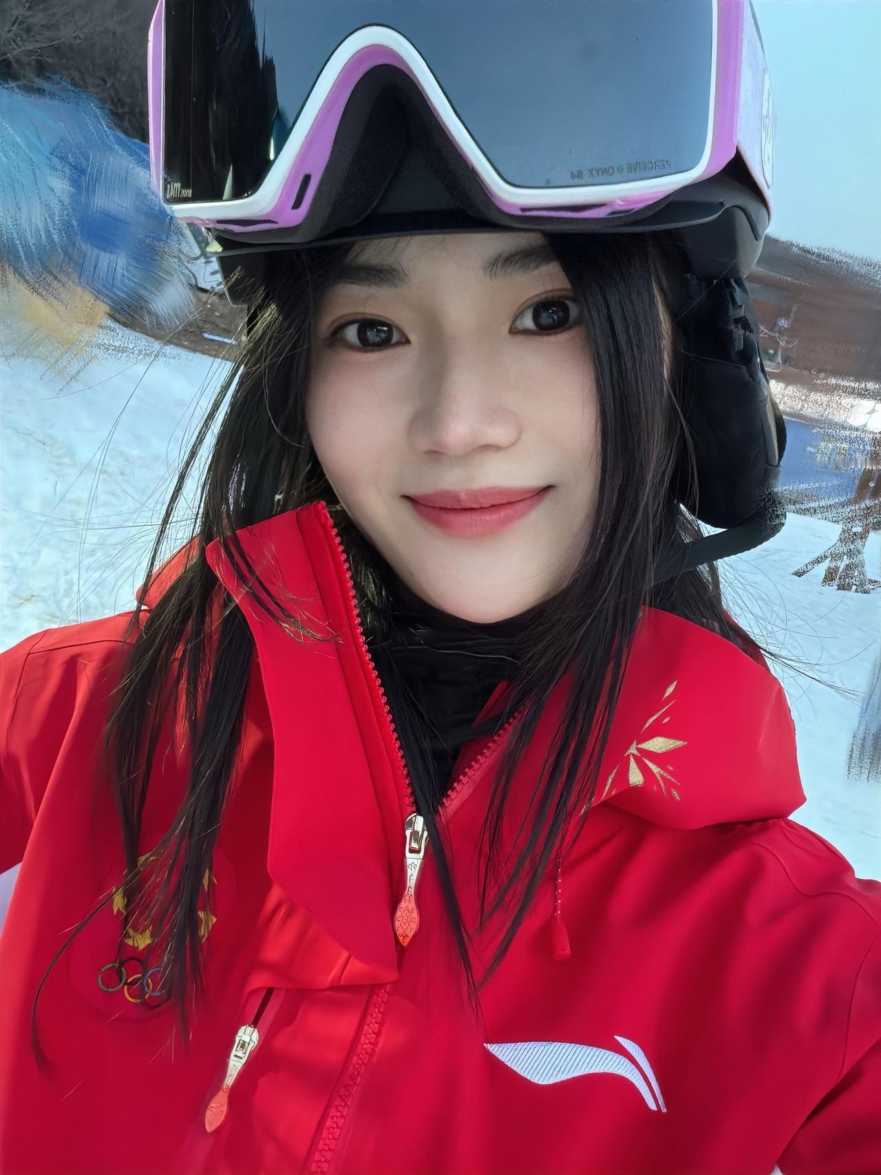 王添艺：🇨🇳红装启新 迎新春🧧
祝大家新年红火 万事顺意🎉
也祝中国健儿