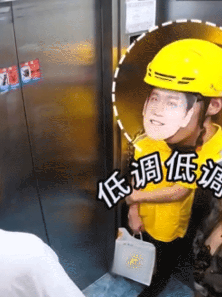 不敢想开门看见樊振东的快乐起猛了樊振东向我走来了就算让我付出任何代价我都愿意。那