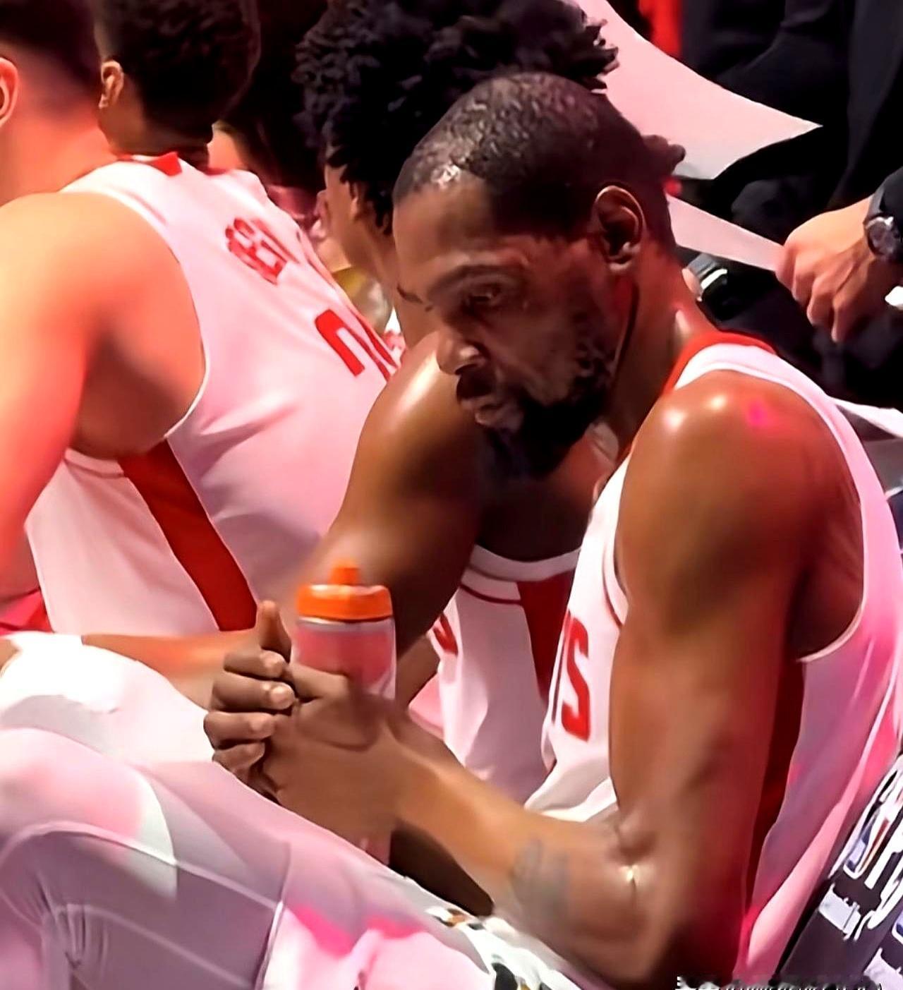 “你再输给一个41岁的老头，这辈子都抬不起头！”
 

名嘴帕金斯这回是真急了，