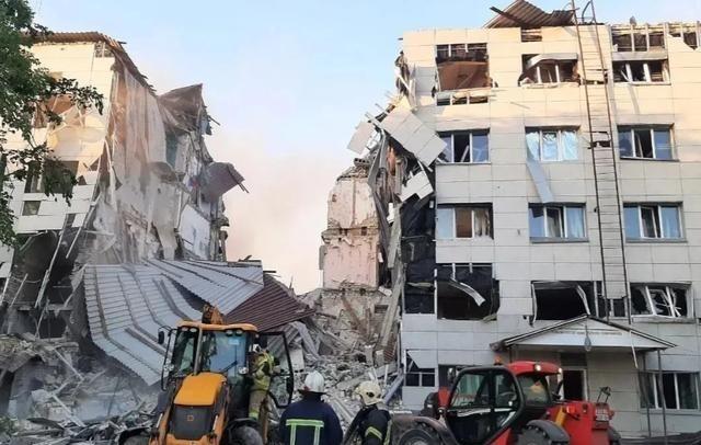 俄方称死亡人数已升至21人，搜救结束；乌方否认打击民用目标，称打击的是俄军无人机