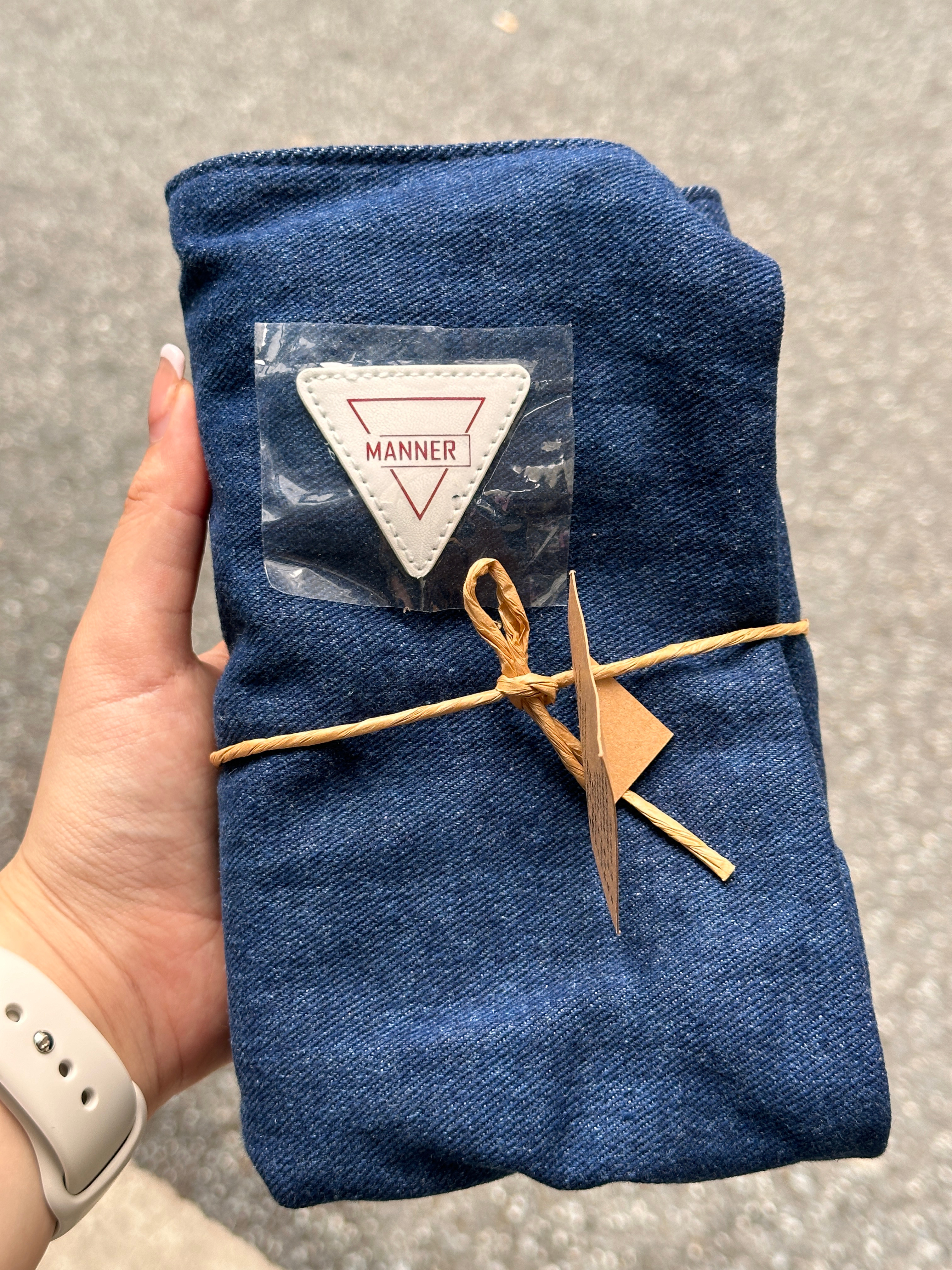 积分兑换的manner的包！有点像卖报的[吃馕] ​​​