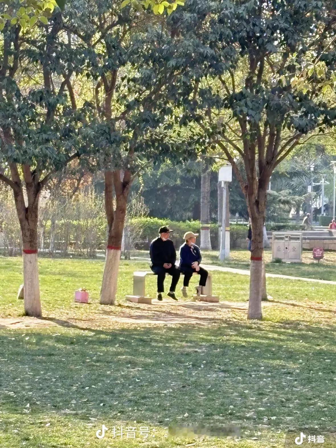 结婚就是找一个玩伴玩一辈子，你看这样多好
