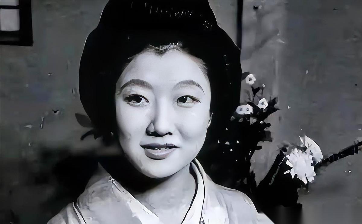 中国连长不忍杀害日本女俘虏，将其带回家乡隐姓埋名成婚，相守三十二年后，才知晓妻子