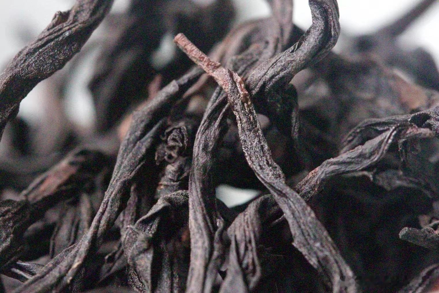 今儿立秋，网上的刺头比那雨后的杂草还多。 