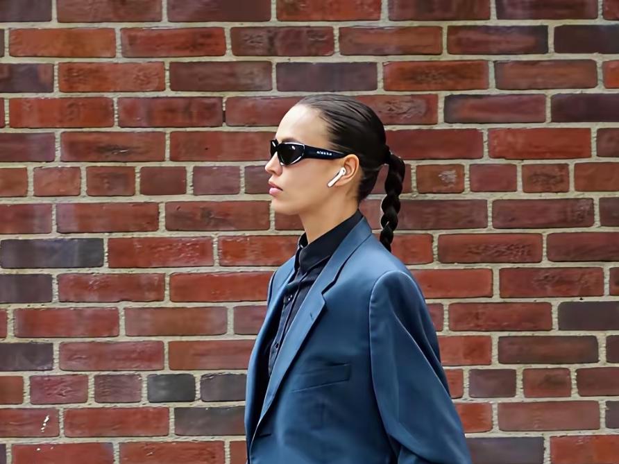 不愧是C罗的白月光，伊莲娜就算是老了，也掩盖不了她与生俱来的气场！
分了手、生了