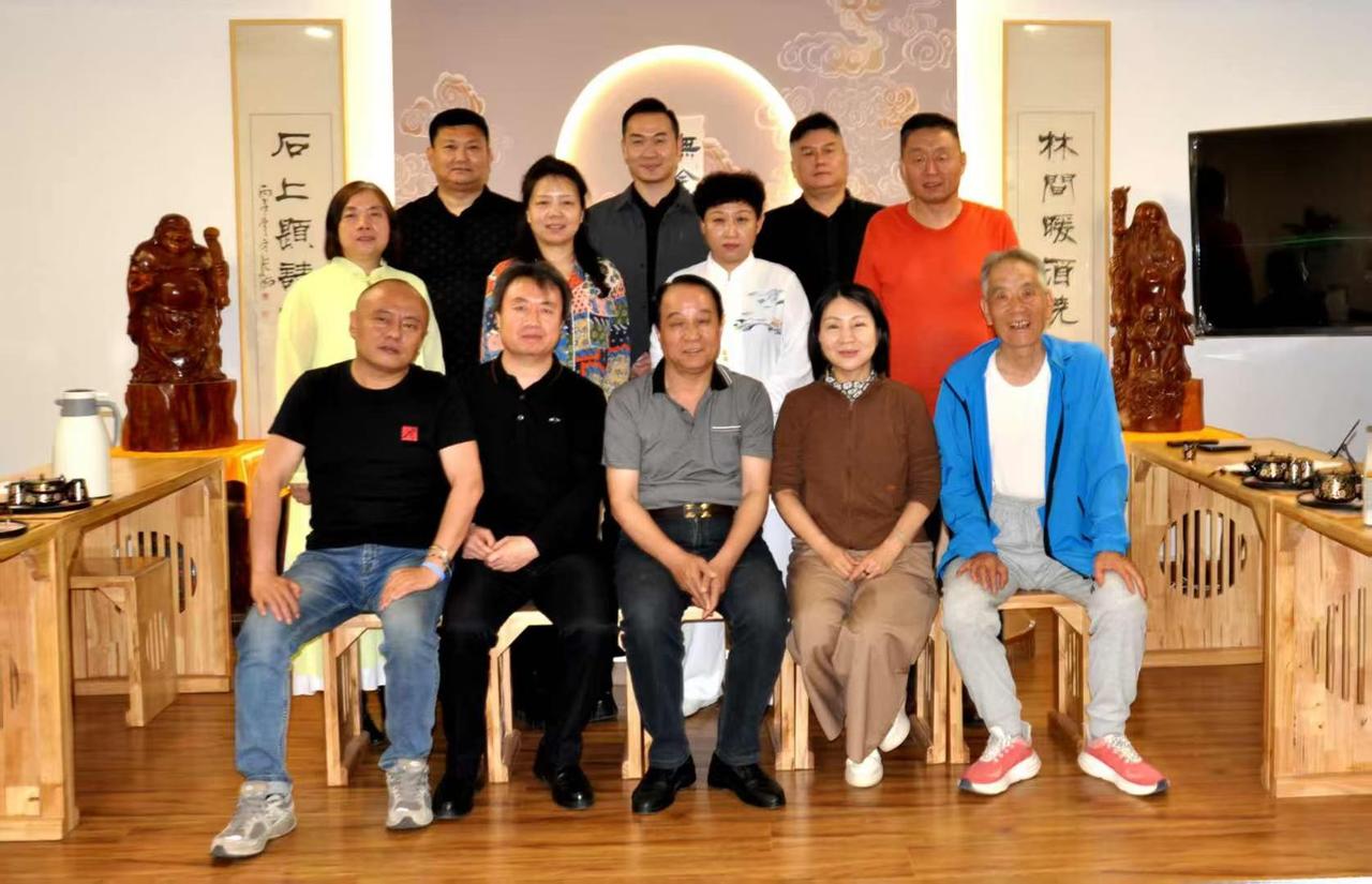 昨天下午。海纳汇。A|新媒体联盟筹备会如期举行。