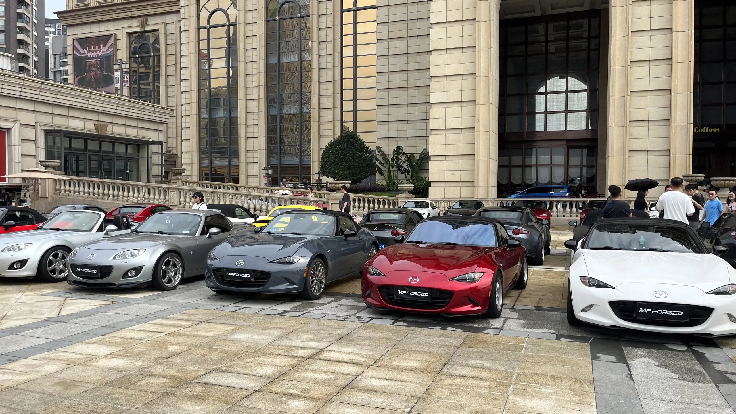 好壮观呀，超多Miata！