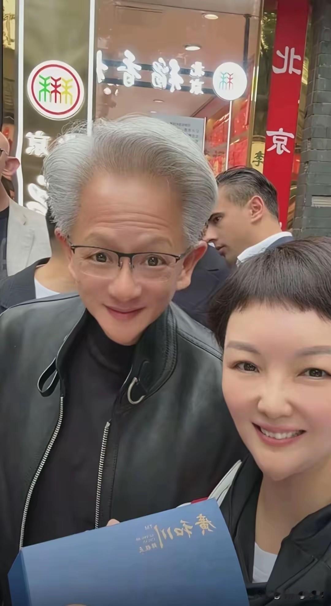 拍照的小姐姐，好漂亮啊
