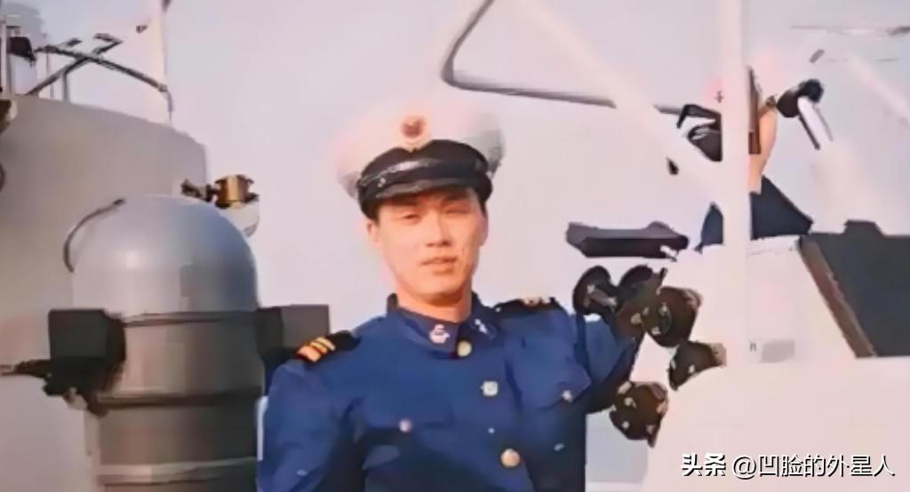 1997年，19岁战士为救人而牺牲，父母几度昏厥，可谁料20年后，战士母亲病逝，