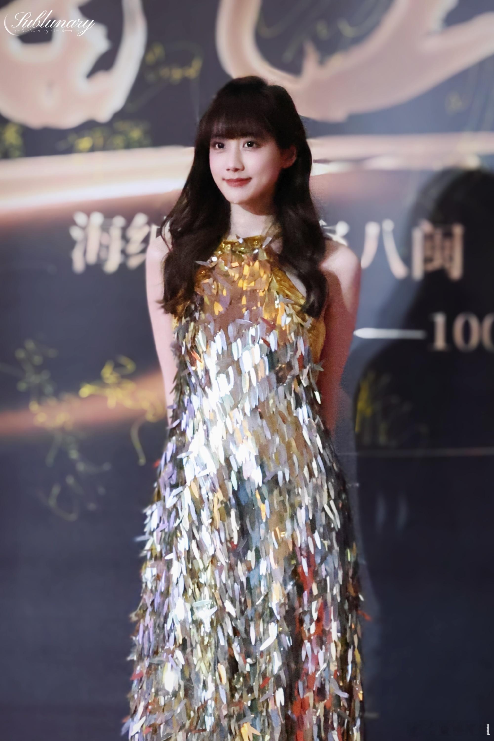 李艺彤三十岁了还在长大李艺彤说自己不是三阿哥李艺彤金句更新：三十岁，依然在长（z