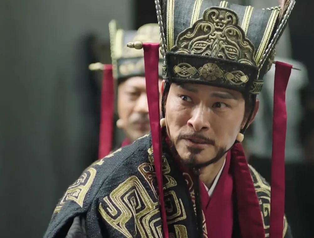 正始十年正月初六，洛阳城外。
 
大将军曹爽陪着魏帝曹芳去高平陵祭拜明帝。城门一