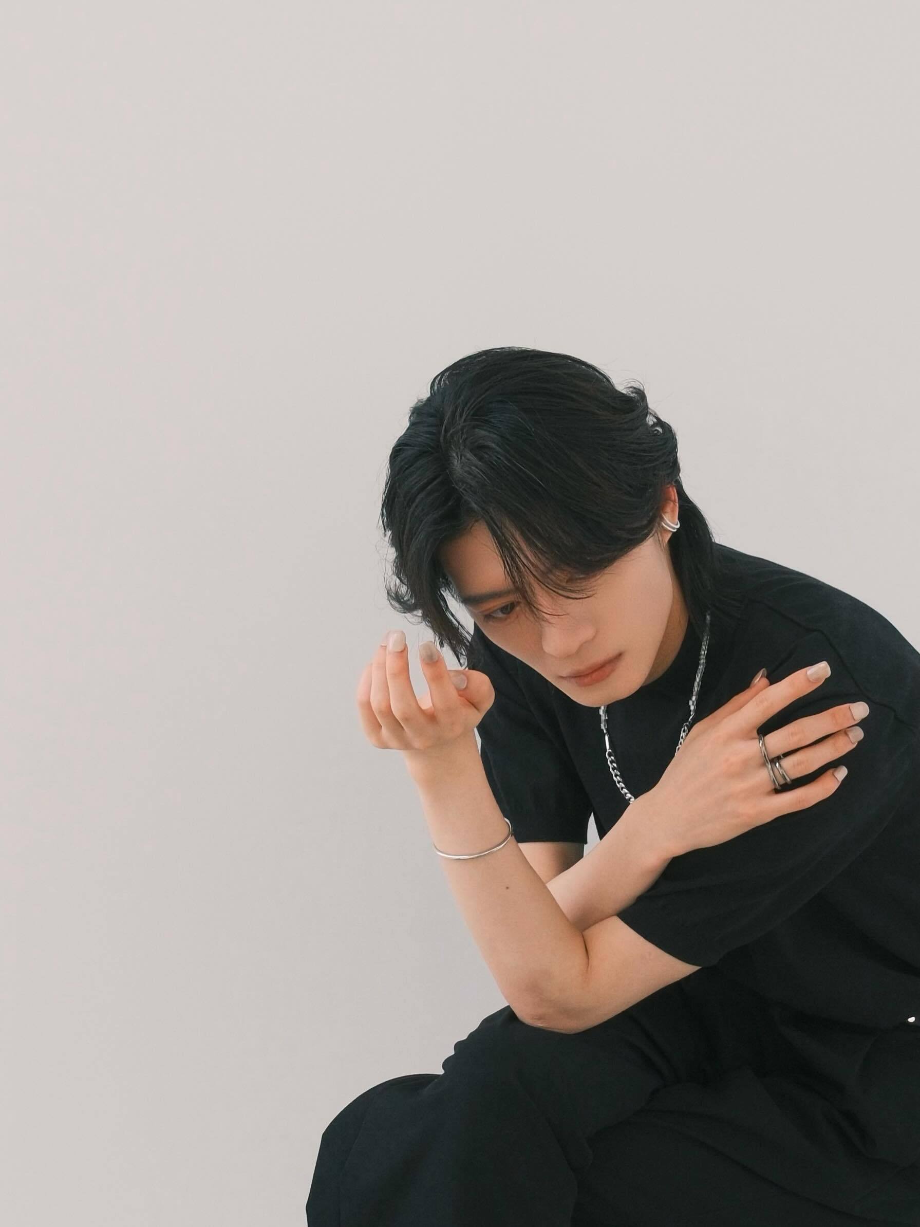 杢代和人（FINGER SUIT Nail Wear Set Book　　　　　
