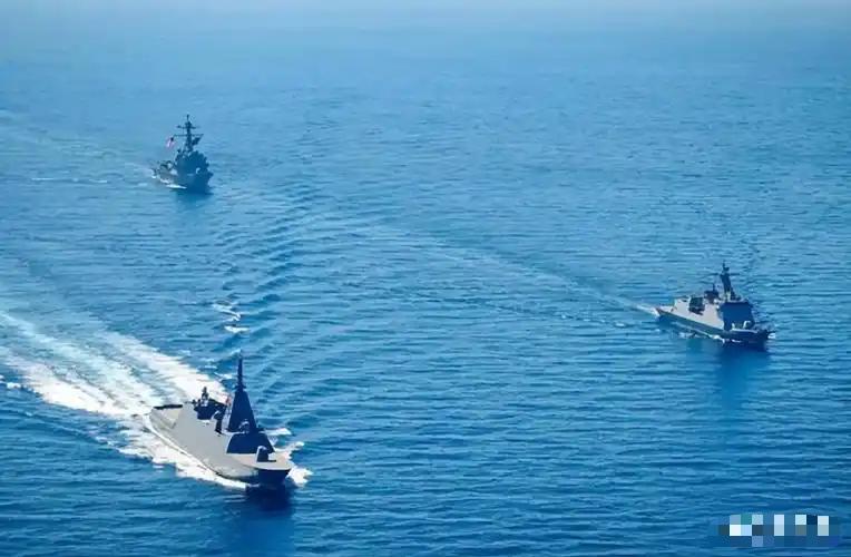 别把中国的“按兵不动”看作软弱！华盛顿和东京正在疯狂下注，赌中国不敢开枪。可他们