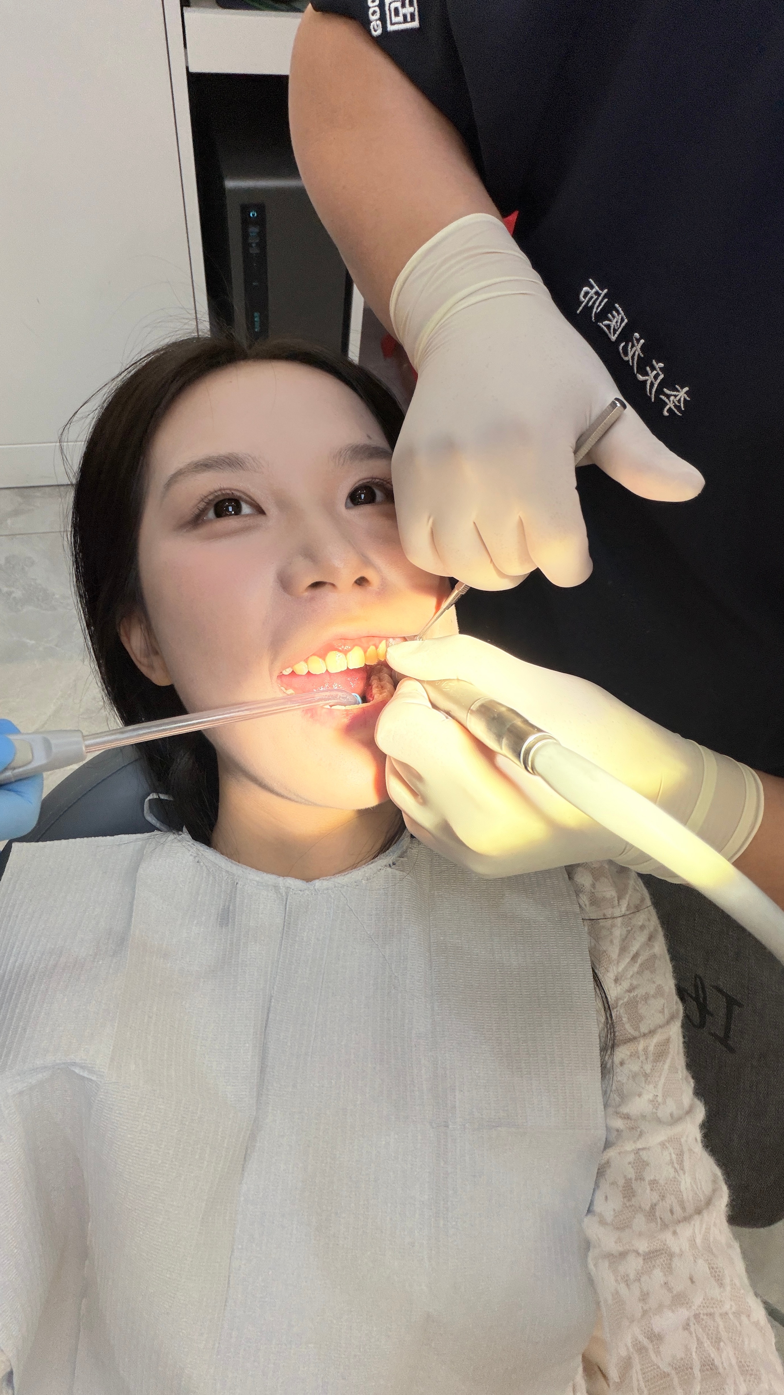 拆牙套了，筠筠，谢谢你！2010年，还在念小学的你第一次被同班同学指着课本上的松