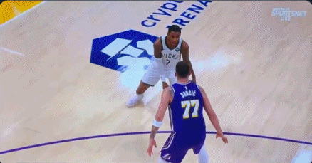 东契奇对小波特犯规 