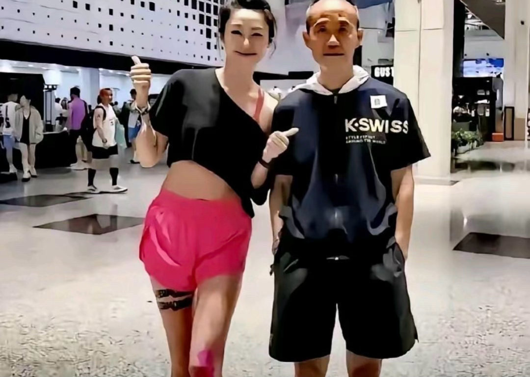 据说这是王石的私人健身教练，这也太漂亮了吧 