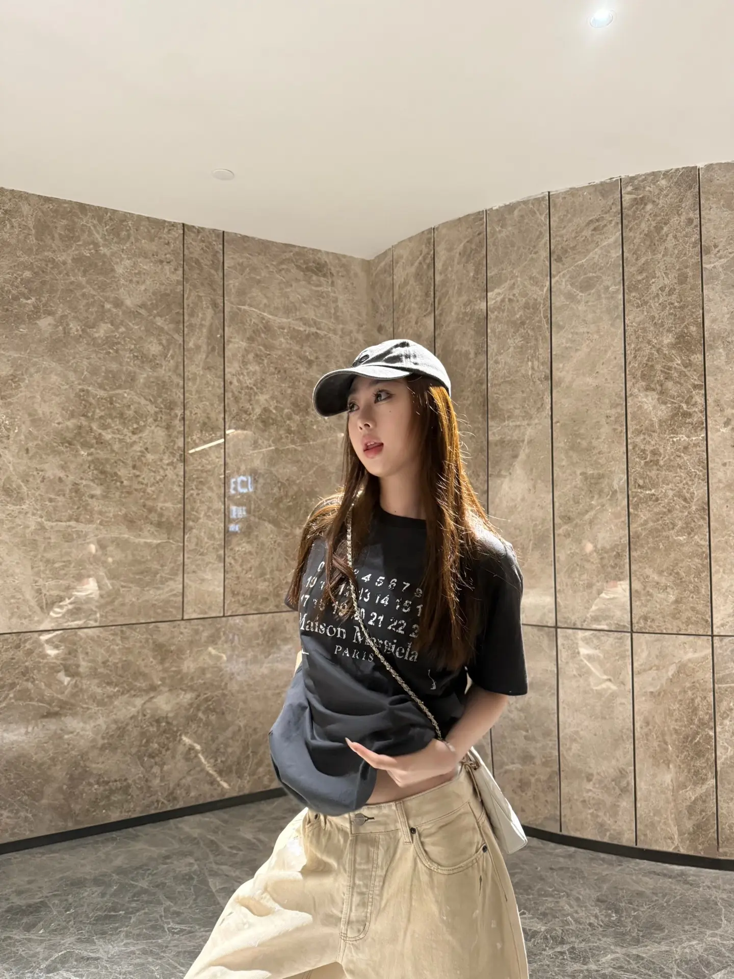 我问他为什么三天不回我消息 他说手机洗了没干