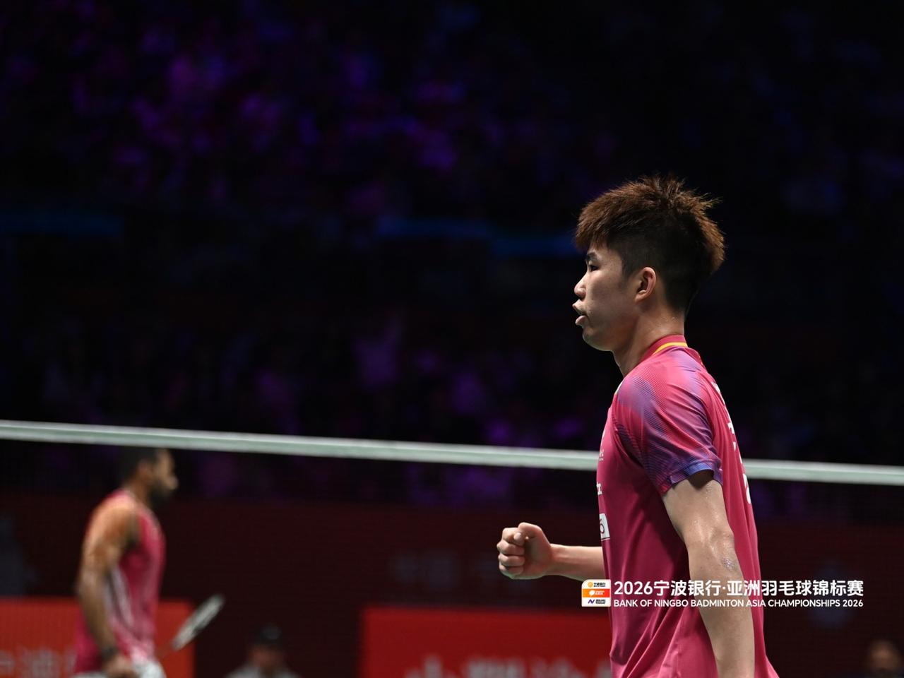 2026年亚洲羽毛球锦标赛男单次轮，翁泓阳 21-12、21-19 普兰诺伊（印