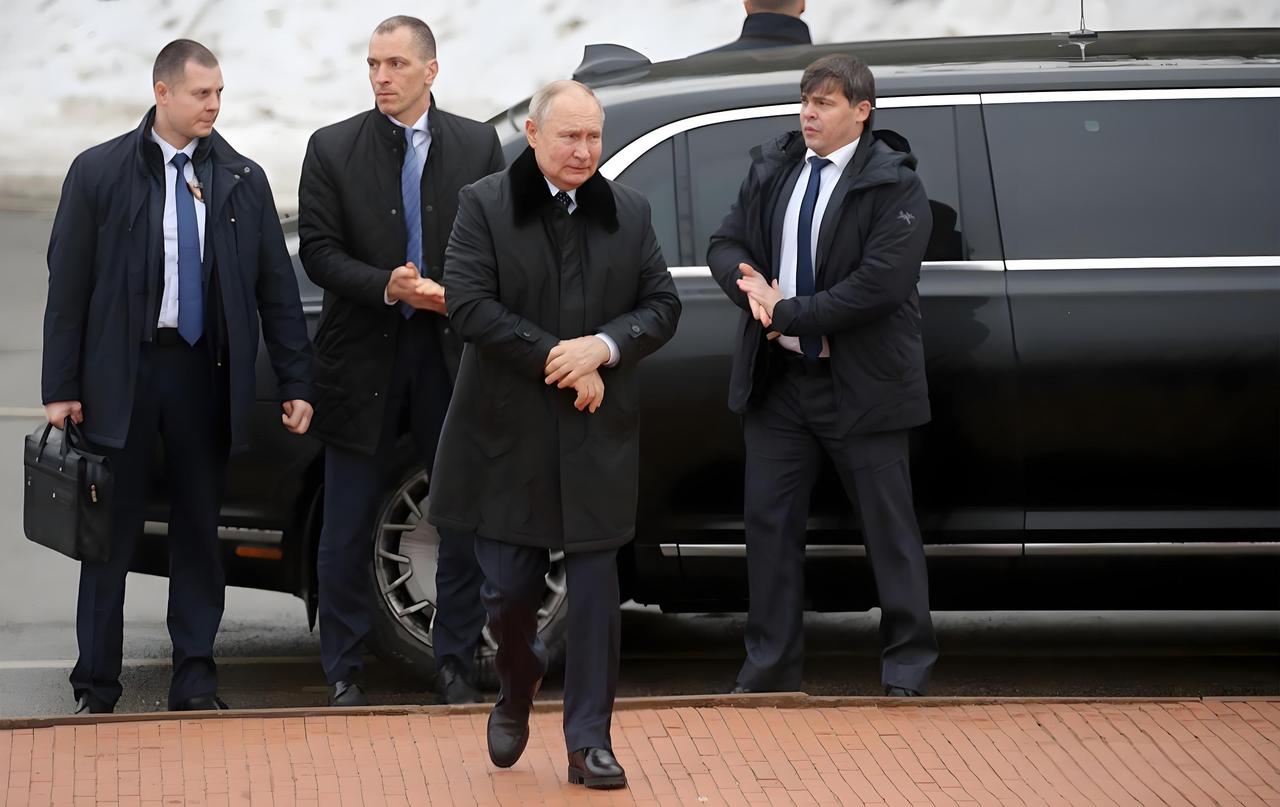 外媒今天报道：俄罗斯计划动用军队保护普京免受国际刑事法院的制裁。俄罗斯政府向国家