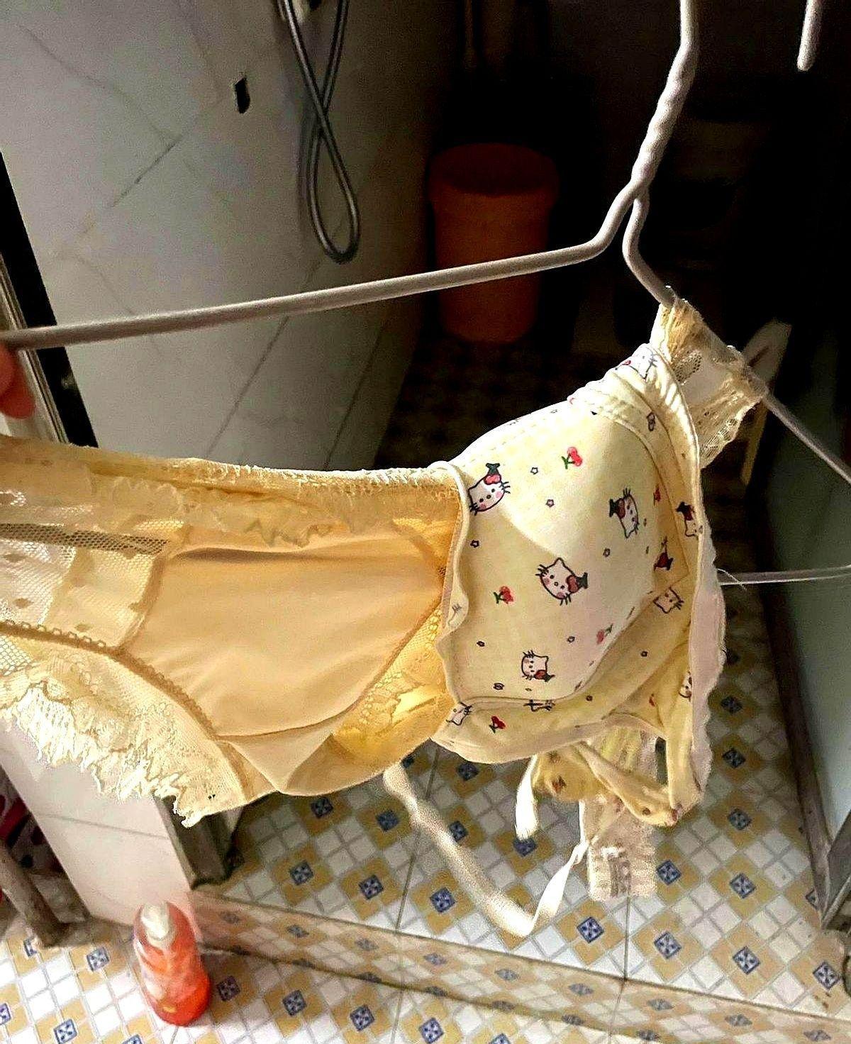 我刚刚，干了件大事。

我把攒了一周的臭袜子，和我最贵的那几条真丝小内内，一