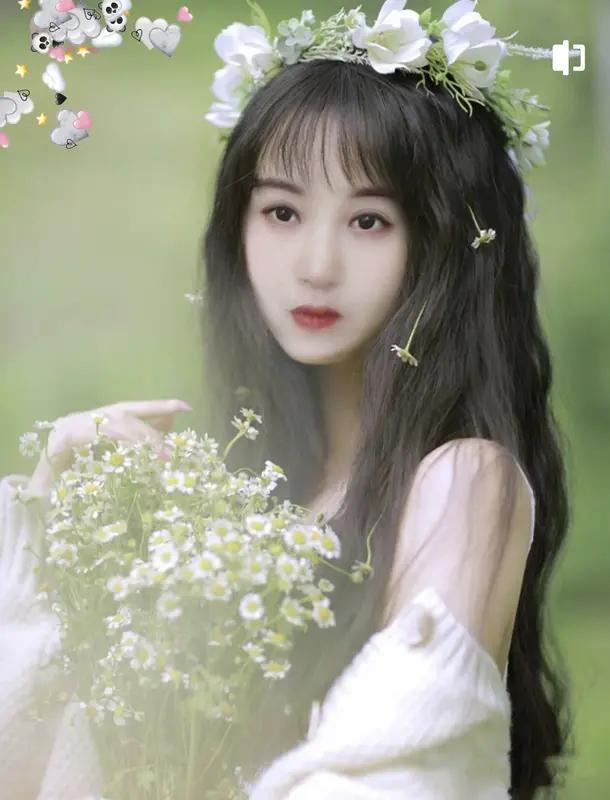 馨漪婉风的《七绝•春江流霞日暮》着实美到了极致。“春风漫卷絮铺桥”，一瞬间便勾勒