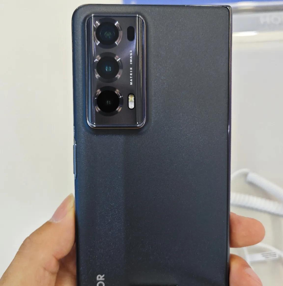 论轻薄，荣耀Magicv2称第二，没人喊第一
就是matex5来了也不行
用过都