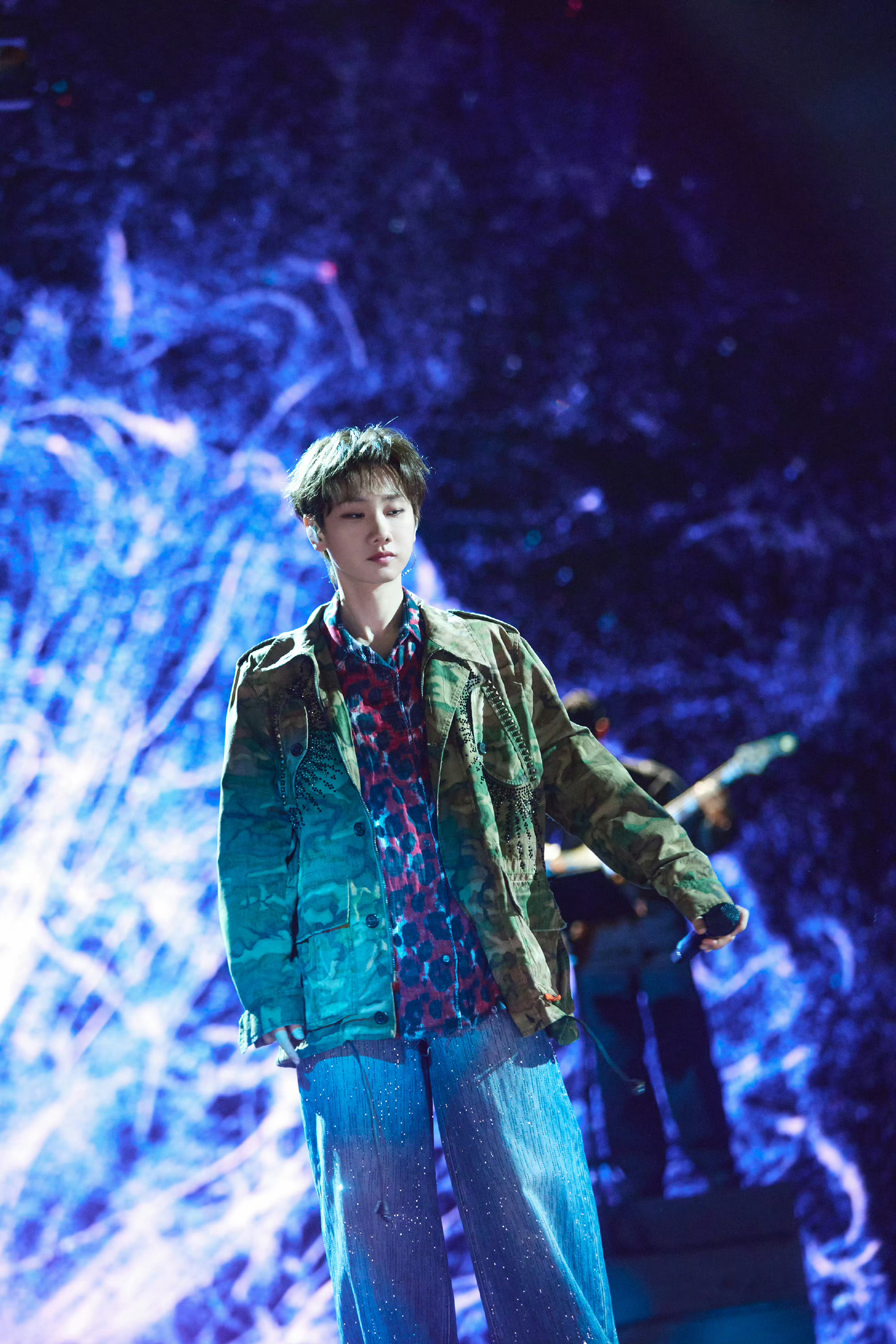 声生不息美洲篇剧照大放送我嘞个汪苏泷啊，直接爆改男大了，期待泷泷的舞台声生不息声