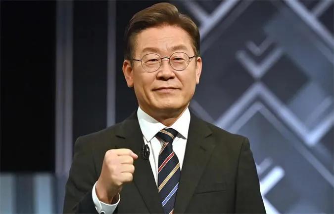 李在明:如果外星人入侵地球，再考虑干涉台海的问题！
近日美媒采访了被认为会大概率
