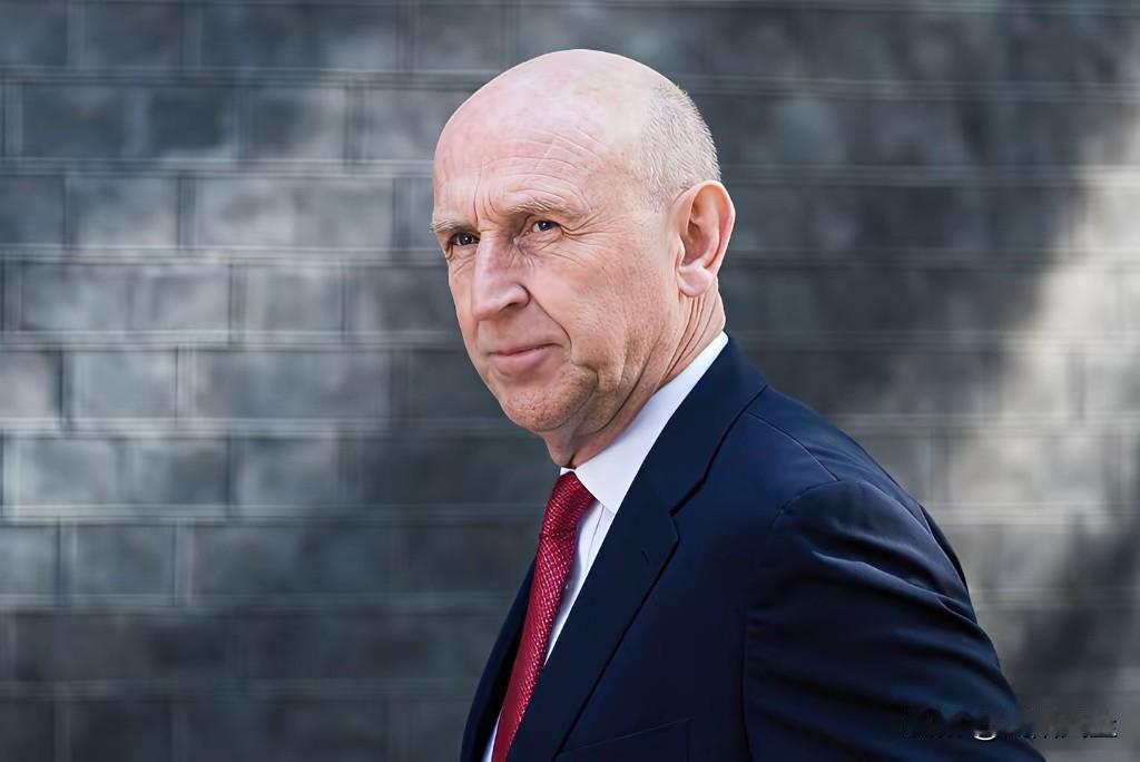 据英国《金融时报》报道，英国首相斯塔默拒绝批准“国防投资计划”，他对该计划的某些