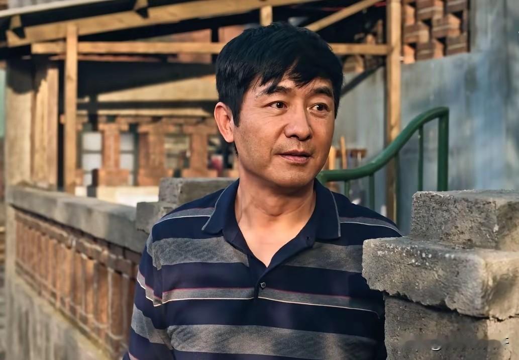 《生逢其时》幸亏两家互换了孩子，不然，跟着亲爹曹东方的齐时，还不知会成什么样呢。