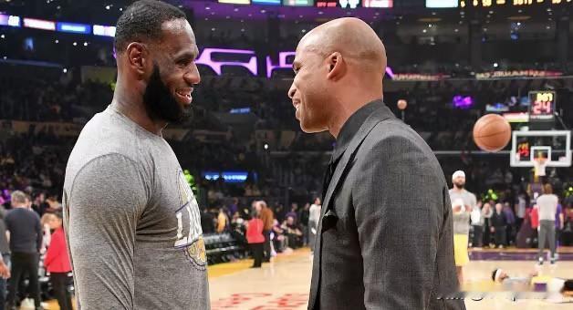 前NBA球员理查德・杰弗森在节目中表示，勒布朗・詹姆斯已告知自己休赛期签约下家。