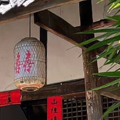人生总是充满惊喜和失落，有恰到好处的遇见也有撕心裂肺的怀念，但时间总是向前 没有