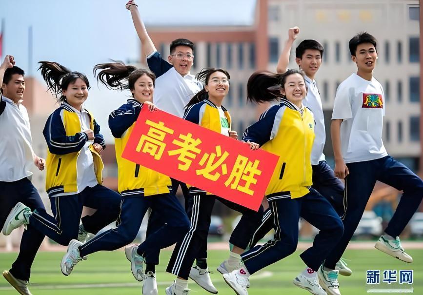 6月8日，2026年高考物理科目落幕，多省考生纷纷吐槽试卷难度偏高，“考完物理丢