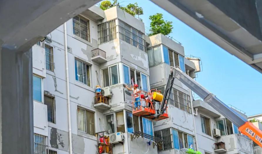 楼市低迷之后，城市里的老房、平房和危房或许成为新的突破口，不再盲目盖新楼，而是推