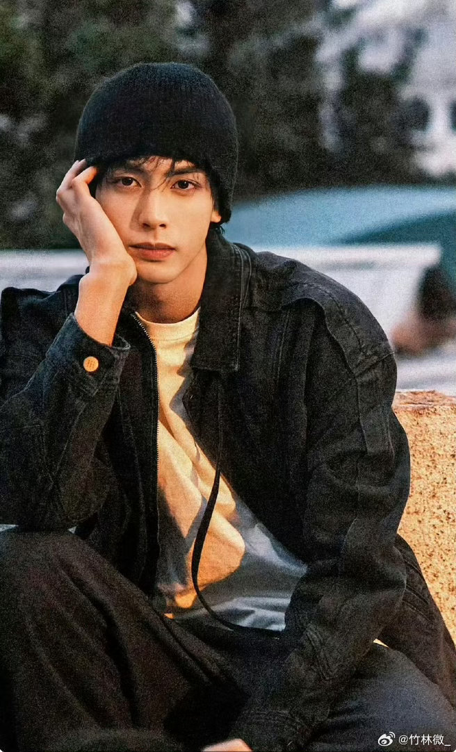 花少8在约宋威龙张凌赫张凌赫 花少去不去无所谓，真想看宋威龙和张凌赫演同一部戏！