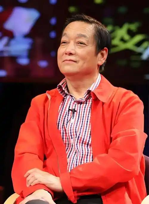 53岁的韩美林遭前妻遗弃，心境陷入灰暗，意兴阑珊。他对外宣称，自己此后不会再步入