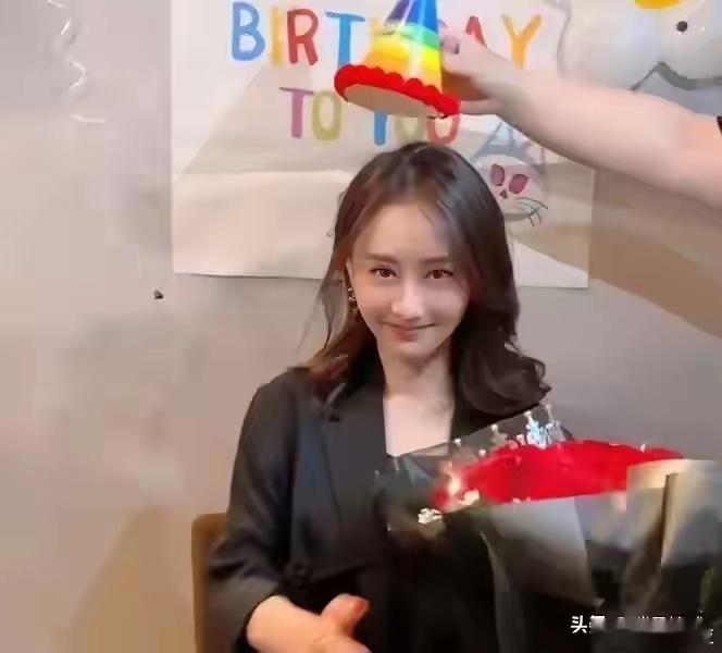 琼瑶捧红了陈德容，也将她困在了自己的剧中。如今，陈德容仍沉浸在那些美好的瞬间中，