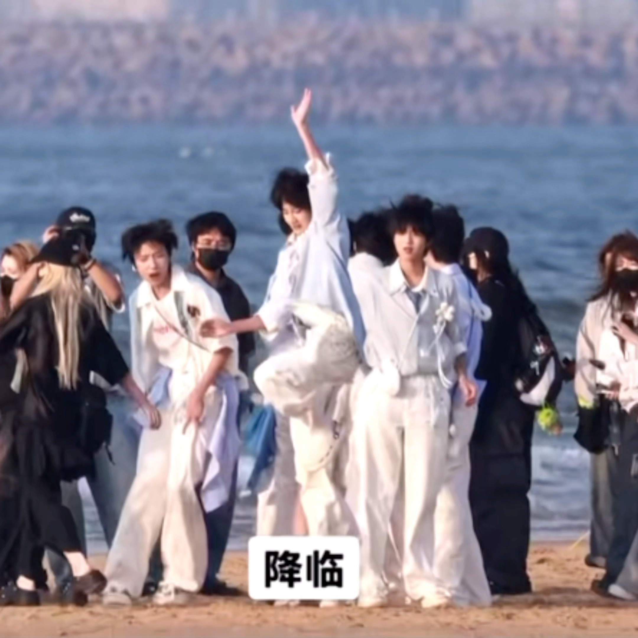 东哥在嵩山少林有个梦，就是从小学武功 