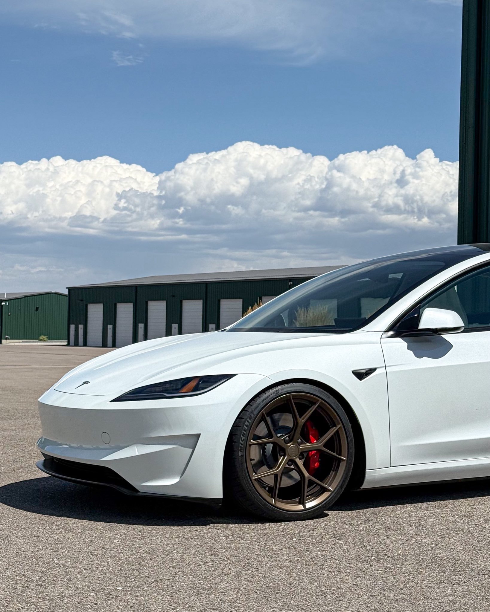 靓仔特斯拉model3performance ​​​