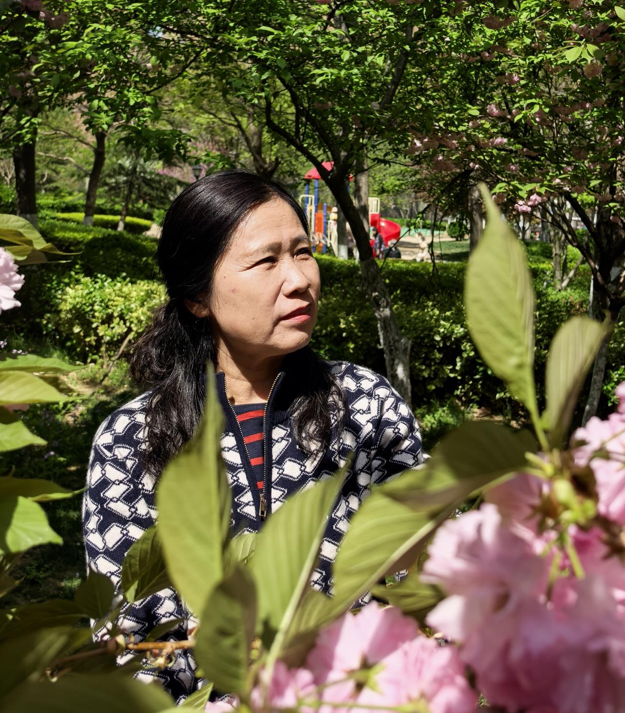 退休后我才懂，打太极不是动手动脚，是动心

公园里老张问我：“你天天比划那几个动