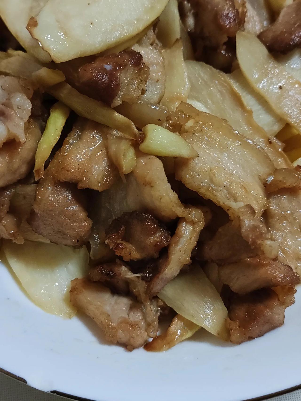 茭白不好吃，原来是茭白的事。

外出这些年，总提不起兴致买点茭白炒个菜吃，委实是