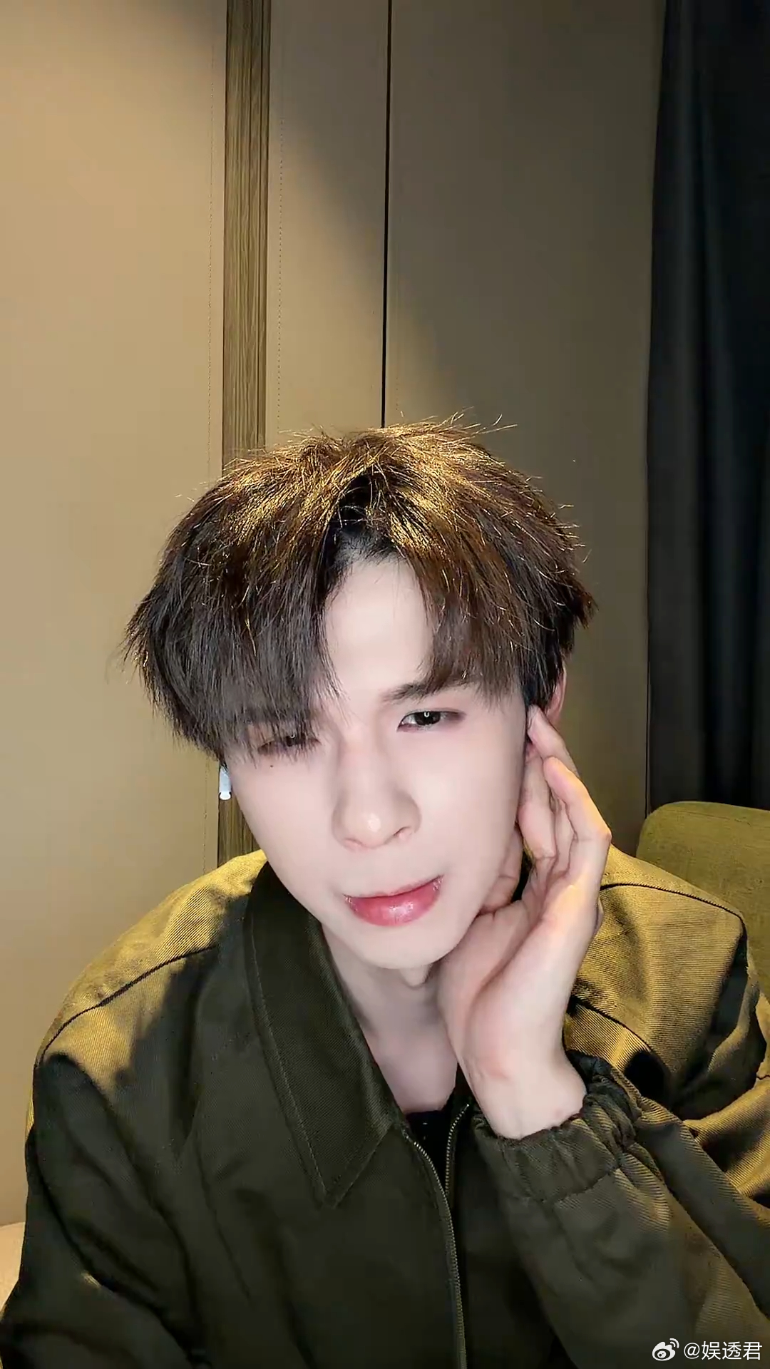 何浩楠直播 直播里的何浩楠又奶又飒，北京音乐节必须去感受他的舞台魅力 