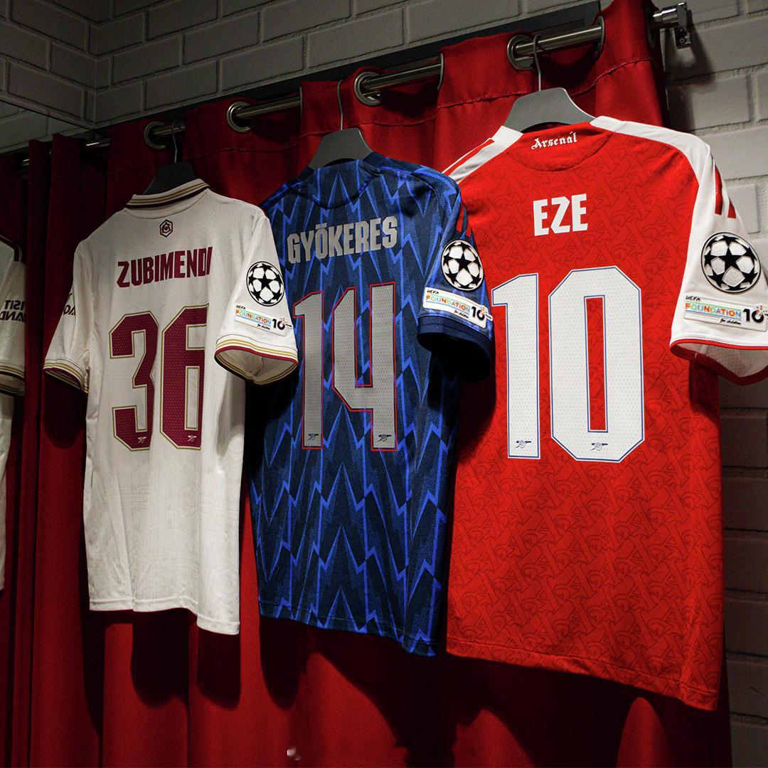 大家今年阿仙奴球衣都印了谁？