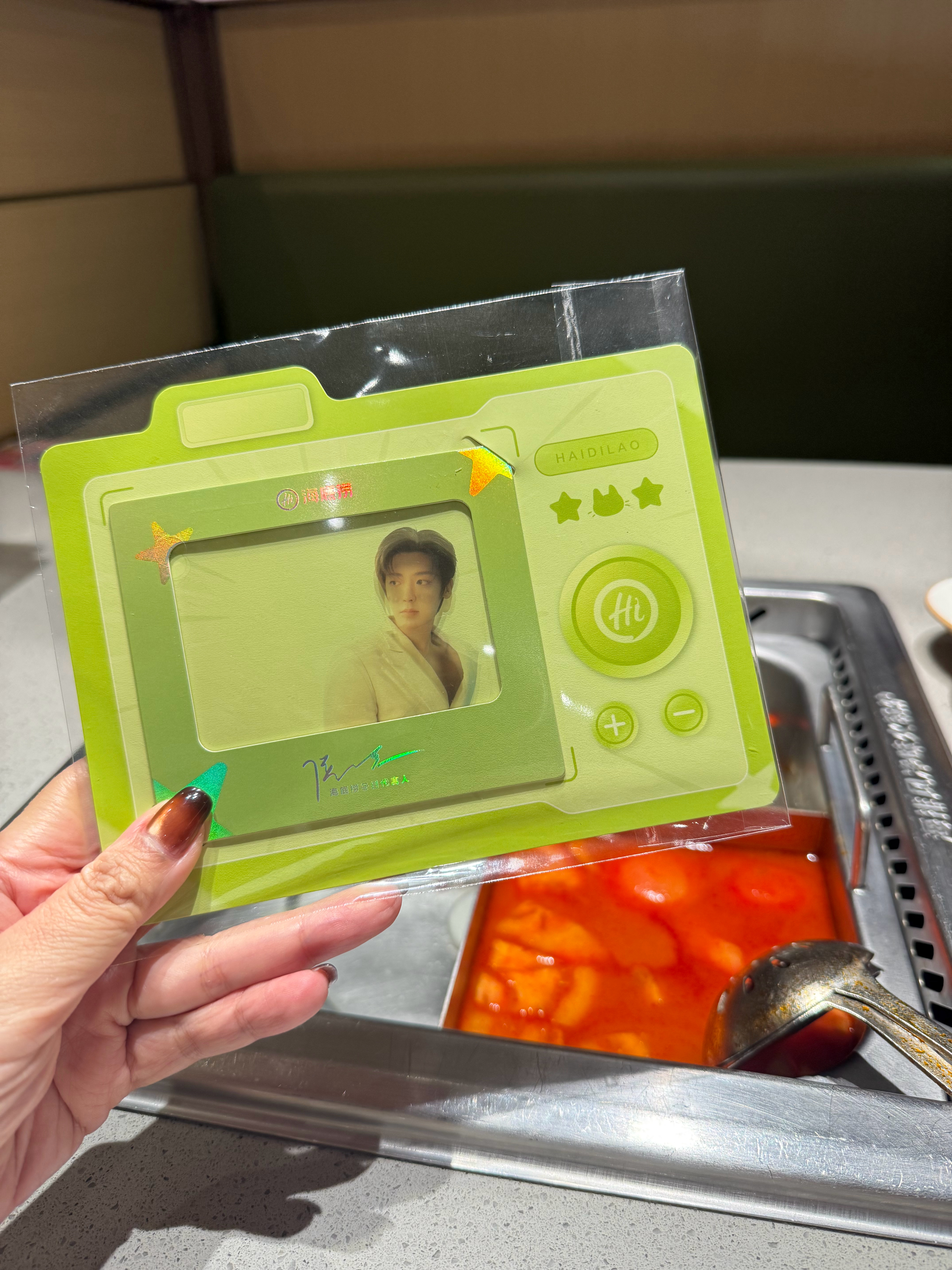 抛下同事去吃午餐同事：我警告你！你不要太爱了！