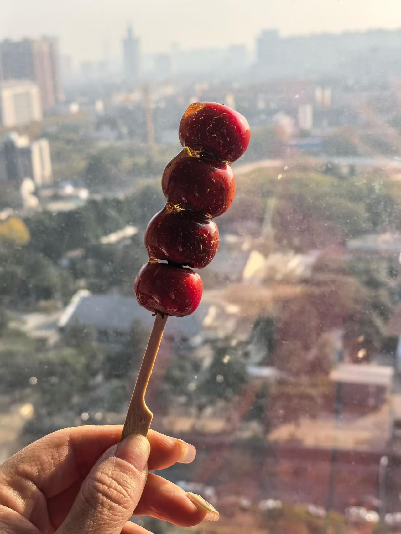 老师说：你靠近美好，观察美好，甚至参与创造美好，本身就是最好的学习。

我们总把