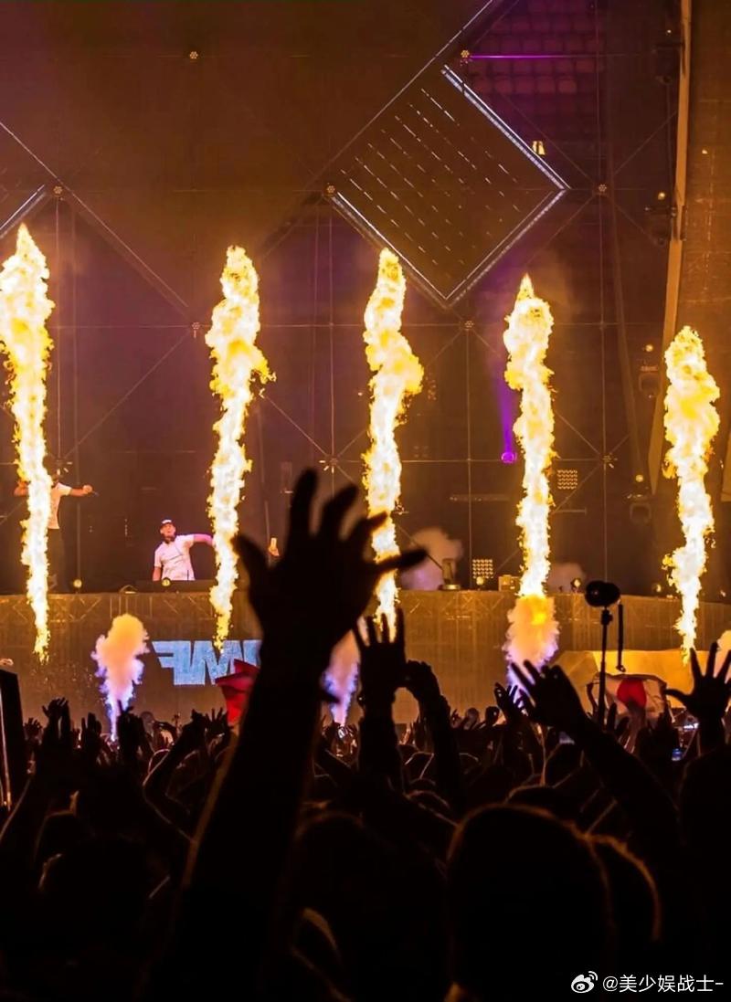 唐山南湖音乐节这几天在官方公众号里疯狂复习郑钧和老舅的歌，4月底的音乐节势必要把