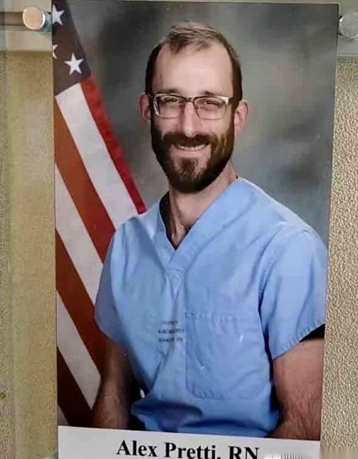 先缴了你的枪，再要了你的命。
这剧本，写得真够绝的。
一个注册护士，救了一辈子人