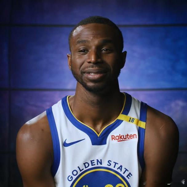 维金斯谈NBA杯：“我的意思是，这是一件新鲜的事，也是大家想要赢得的东西。你知道